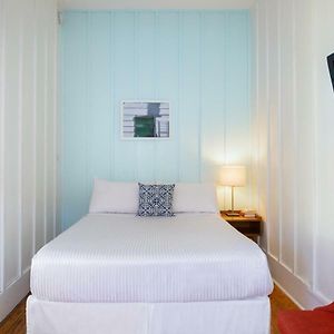 Cabana Queen Room Twin Bed